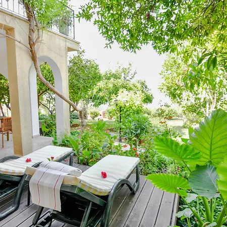 Gardens Albergue *
