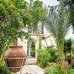 Hostel Gardens
