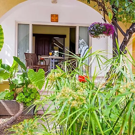 Hostel Gardens *