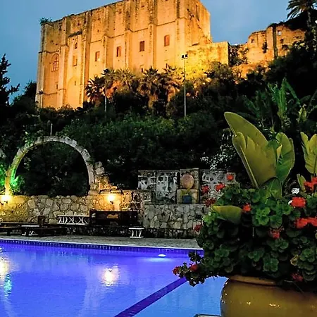 Hostel Gardens *