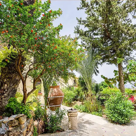 بيت شباب Gardens *