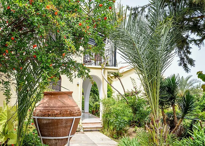 ホステル Gardens